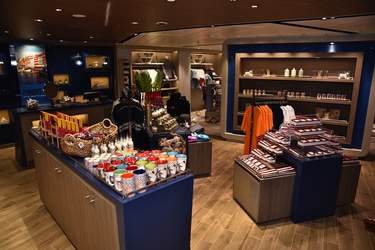 Celebrity Cruises, Celebrity Apex, Shops 2 ©CEL.jpg